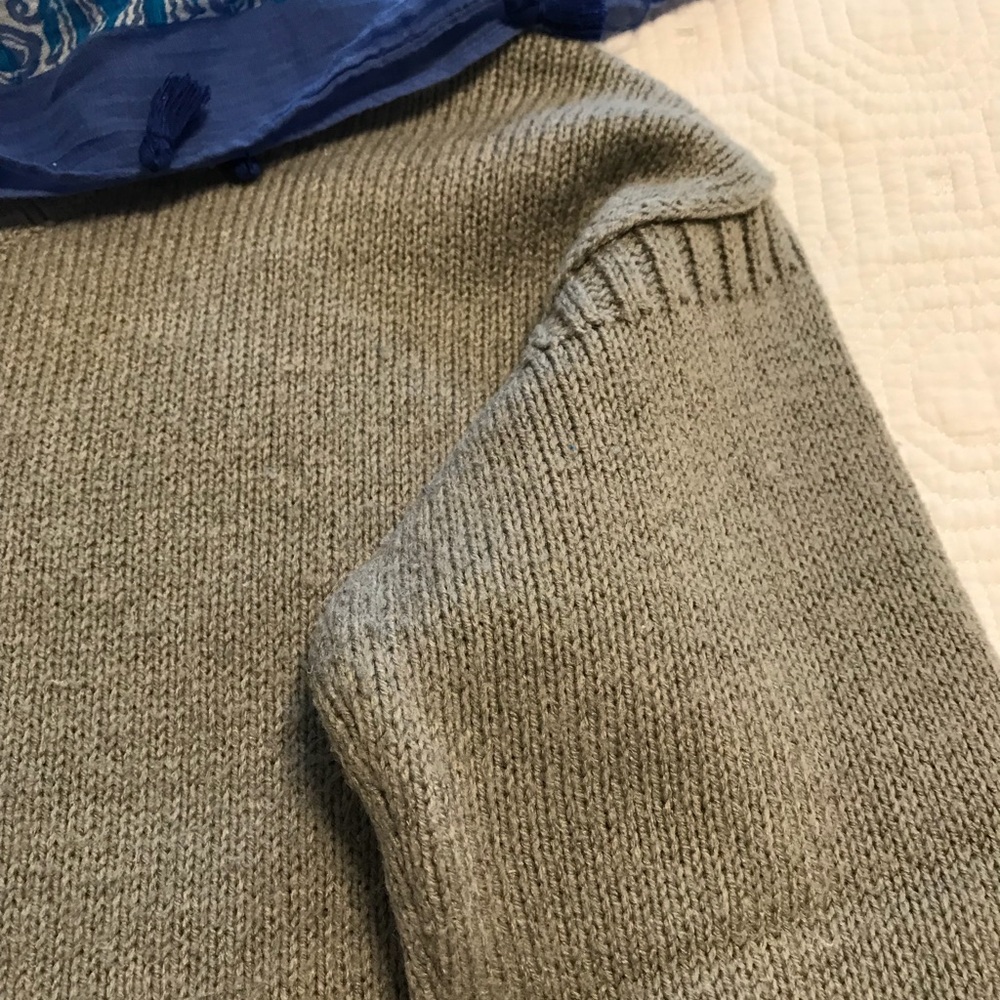 GAP Sweater❤️ - Picture 3 of 3